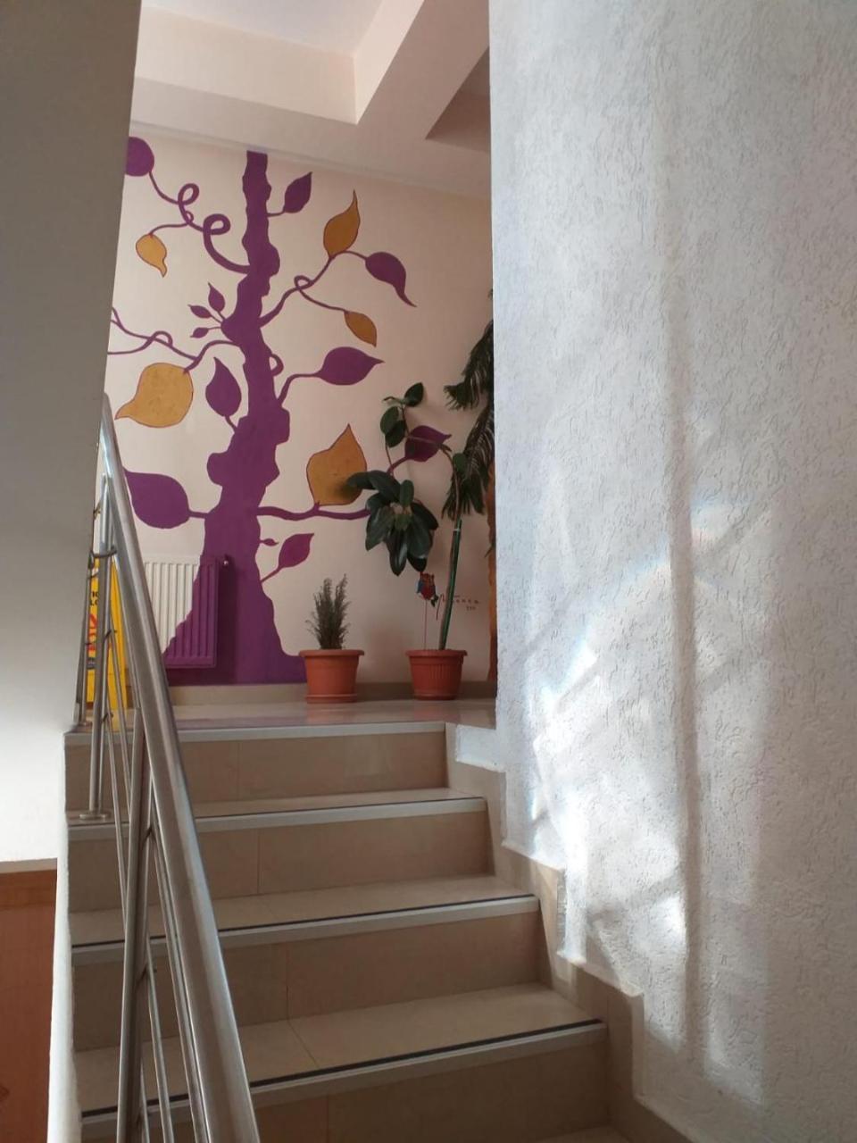Hotel Tranzzit Bucarest Extérieur photo